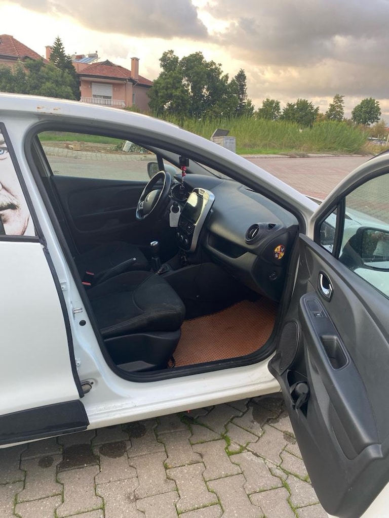 Beyaz Renault Clio - 3