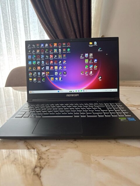 ACİL SATILIKMonster Abra A5 V20.4 oyuncu laptop AÇILMAMIŞ ÇANTA HEDİYE