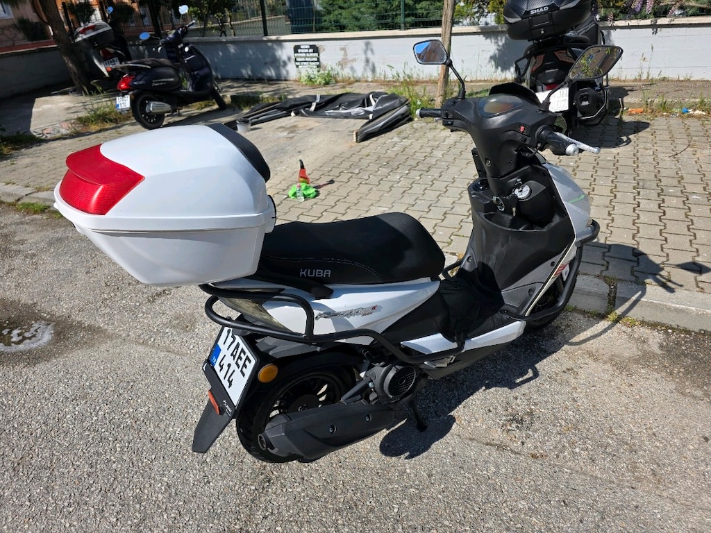 Temiz düşük km Kuba pesaro125xmax - 5