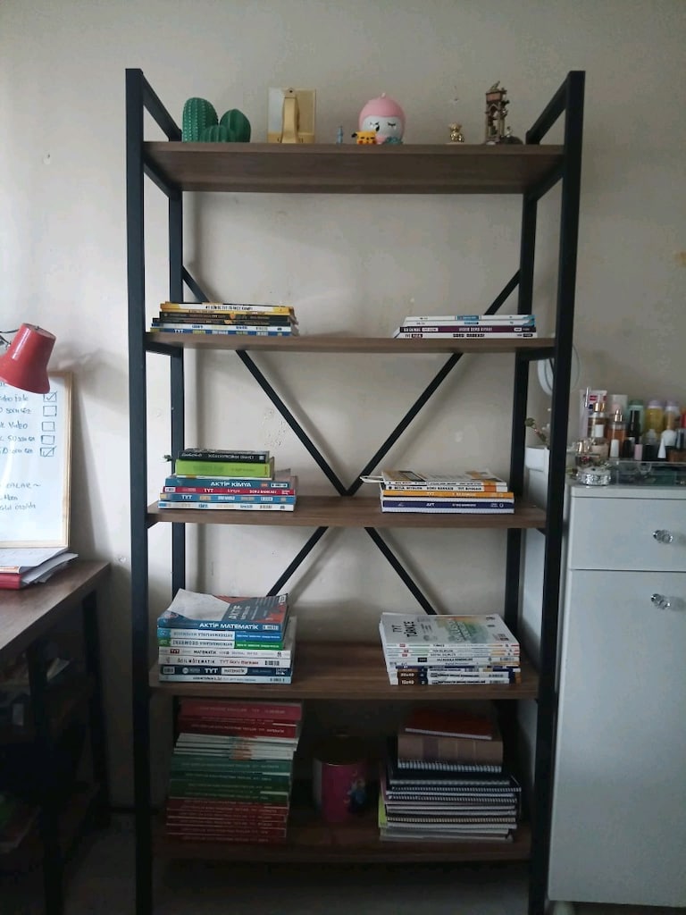 Çalışma masası ve Kitaplık - 4