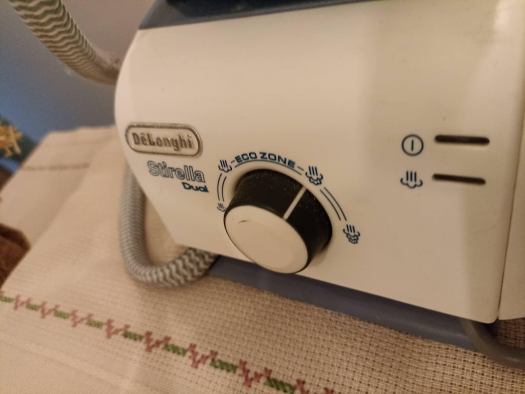 De’Longhi VVX1865 Stirella Dual 2200W Buhar Kazanlı Ütü - 2