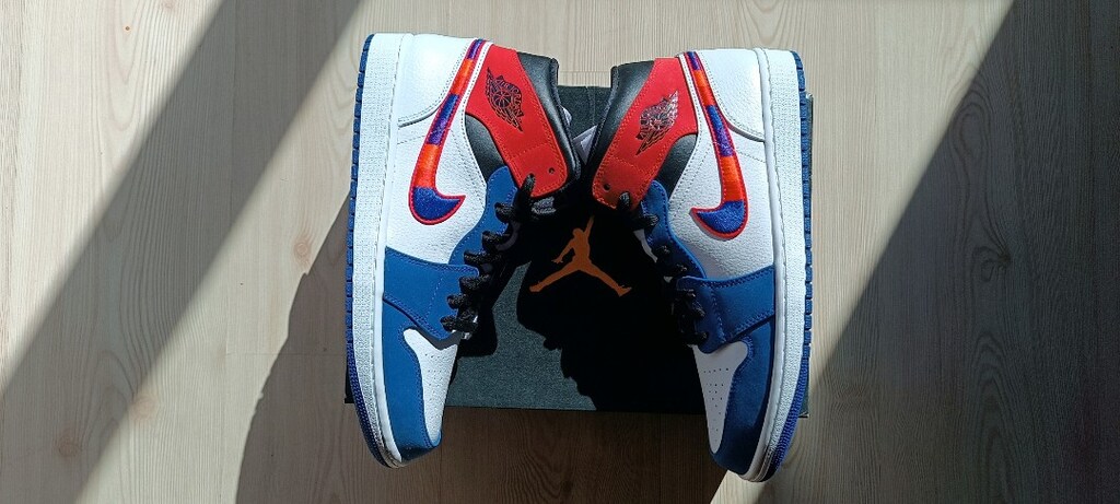 Air Jordan 1 Mid SE Multicolor Swoosh 44 - 2