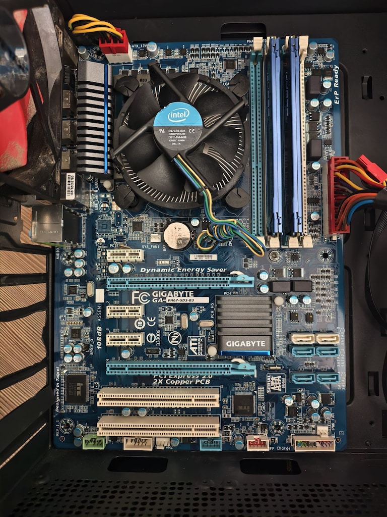 İ5 2300 - Gigabyte GA-P67X-UD3 - 4 GB RAM - SOĞUTUCU - 6