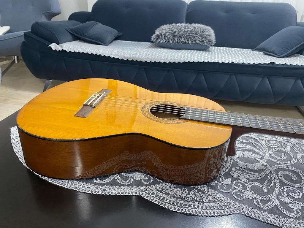 Yamaha C40 gitar ve normal gitar - 2