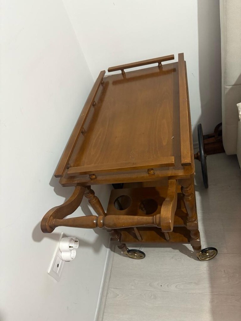 Ahşap servis arabası