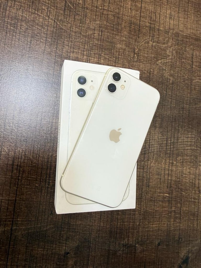 İPHONE 11 BEYAZ 128 GB HATASIZ YURTİÇİ KUTULU FATURALI. PİL SAĞLIĞI 88 - 2