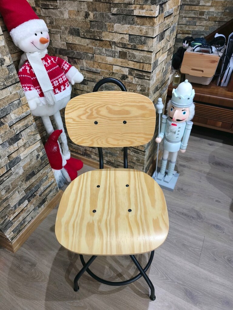 Ikea ahşap oturma ve sırt destekli çocuk çalışma sandalyesi - 4