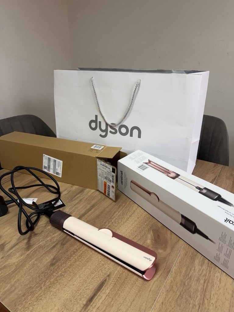 Dyson Airstrait - 3