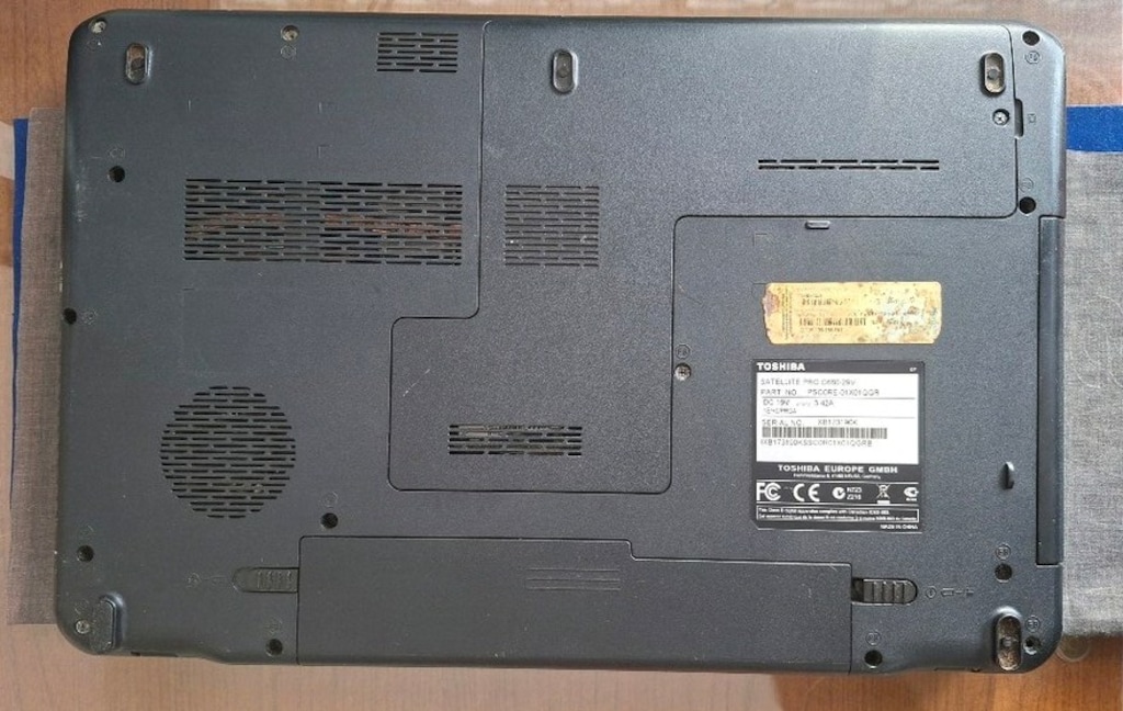 Toshiba i3 CPU - 4Gb Ram - 320Gb Hdd Dizüstü Bilgisayar - 10