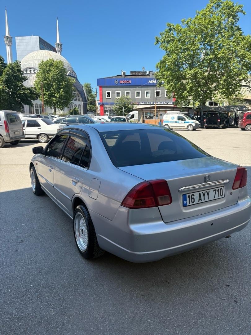 Honda civic 2002 264.000 - 7