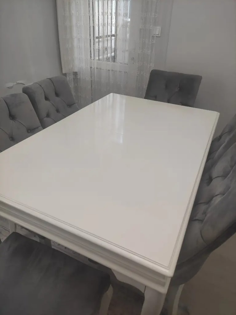 Kusuru olmayan Yemek masası