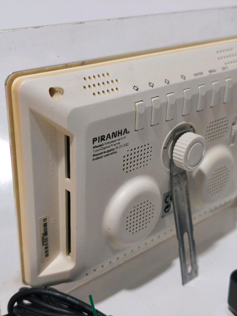 Piranha 7" Dijital Resim Çerçevesi - 6