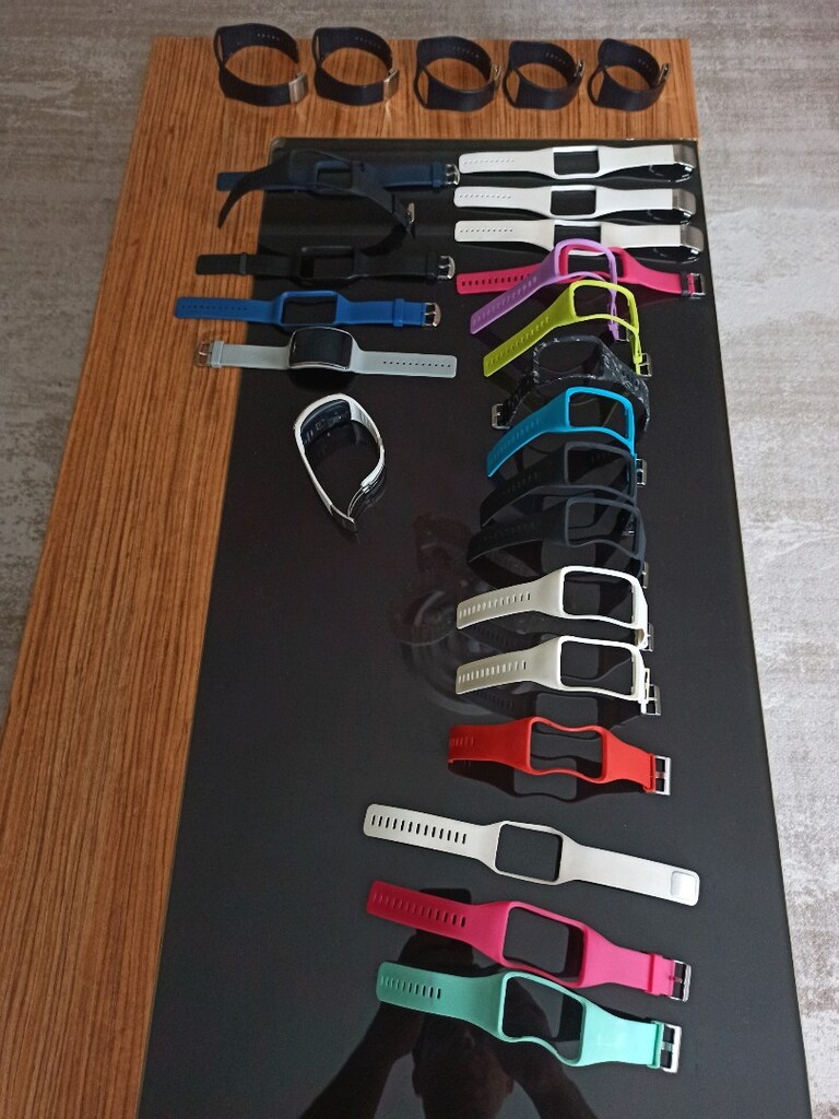 Samsung Gear S Bileği kaplayan Kavisli Premium Akıllı Saat Şık ve Kiba - 5