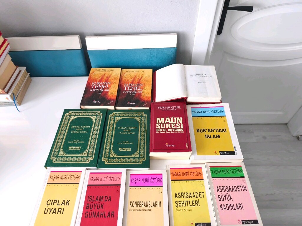 Prof. Dr. Yaşar Nuri Öztürk 12 eseri - 2