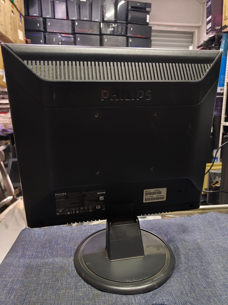 PHILIPS 17*0 EKRAN - 2