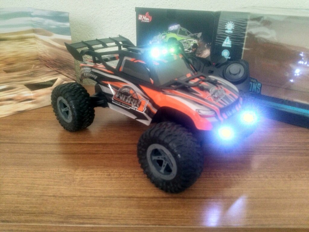 UZAKTAN KUMANDALI ŞARJLI IŞIKLI JEEP BÜYÜK YAKLAŞIK 29CM - 9