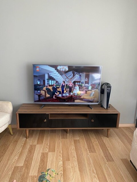 yemek masası ve sandalyeleri, Tv ünitesi , orta sehpa, zigon sehpa
