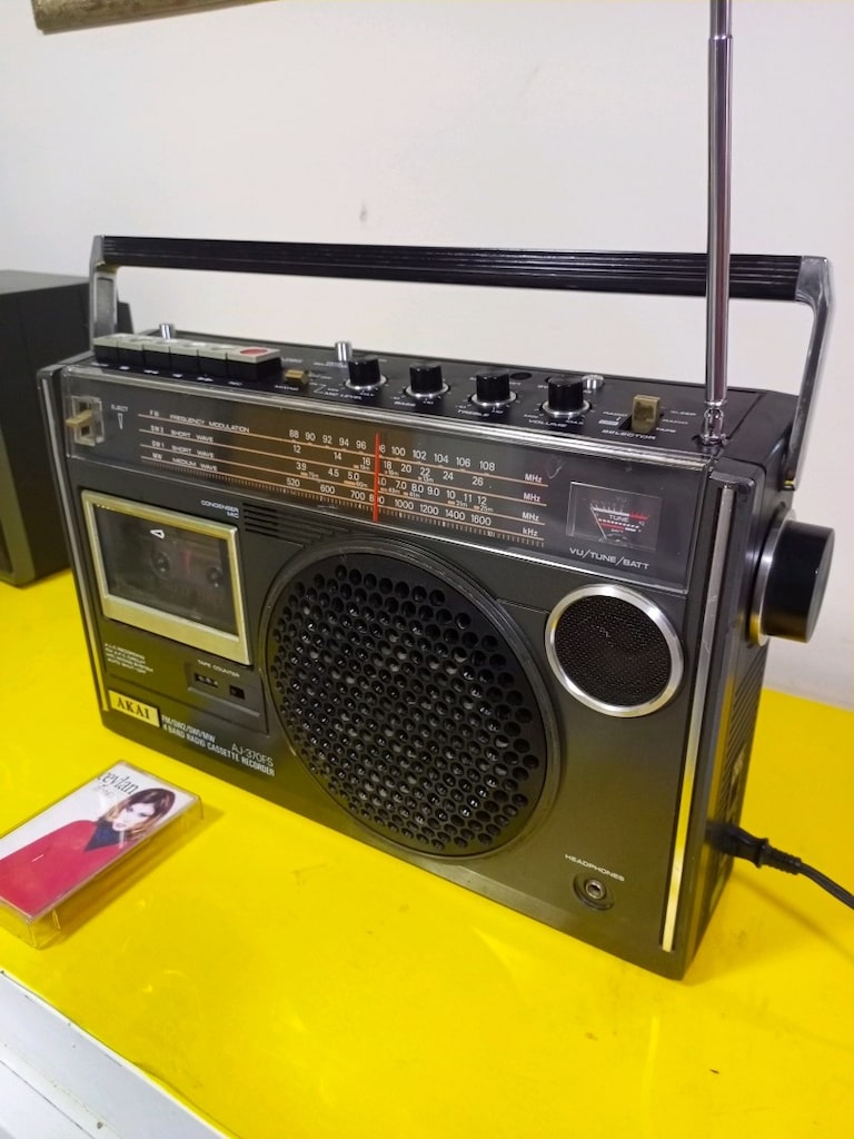 ANTİKA AKAİ RADYO KASETÇALAR - 3