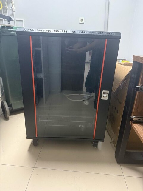 4 fanlı Server kabini