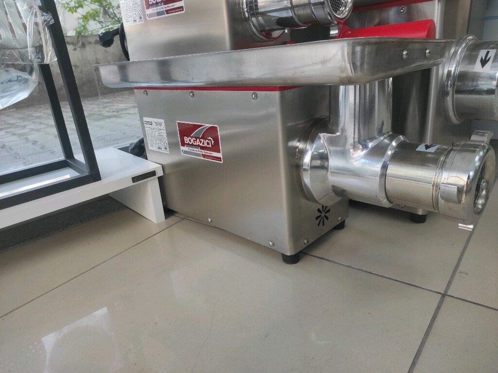 Kıyma Makinesi 22lik 220V Boğaziçi marka - 3