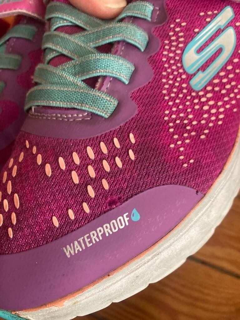 Skechers - 7