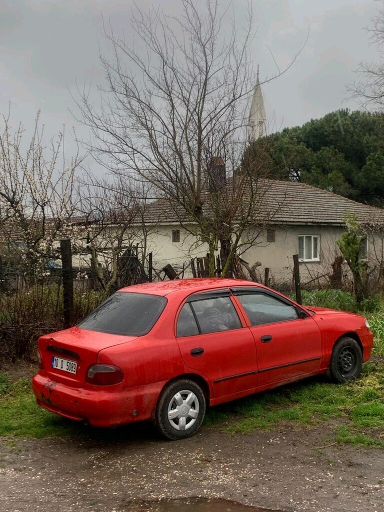 Hyundai accent - 2