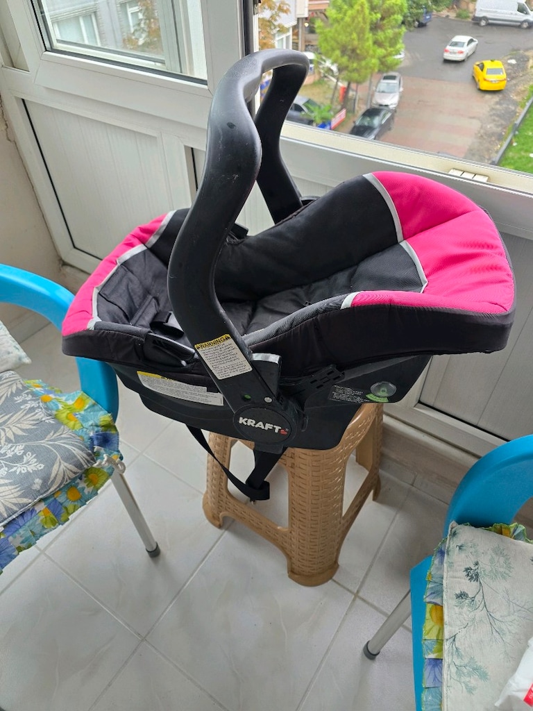 Pembe ve Siyah Araba Koltuğu - 9