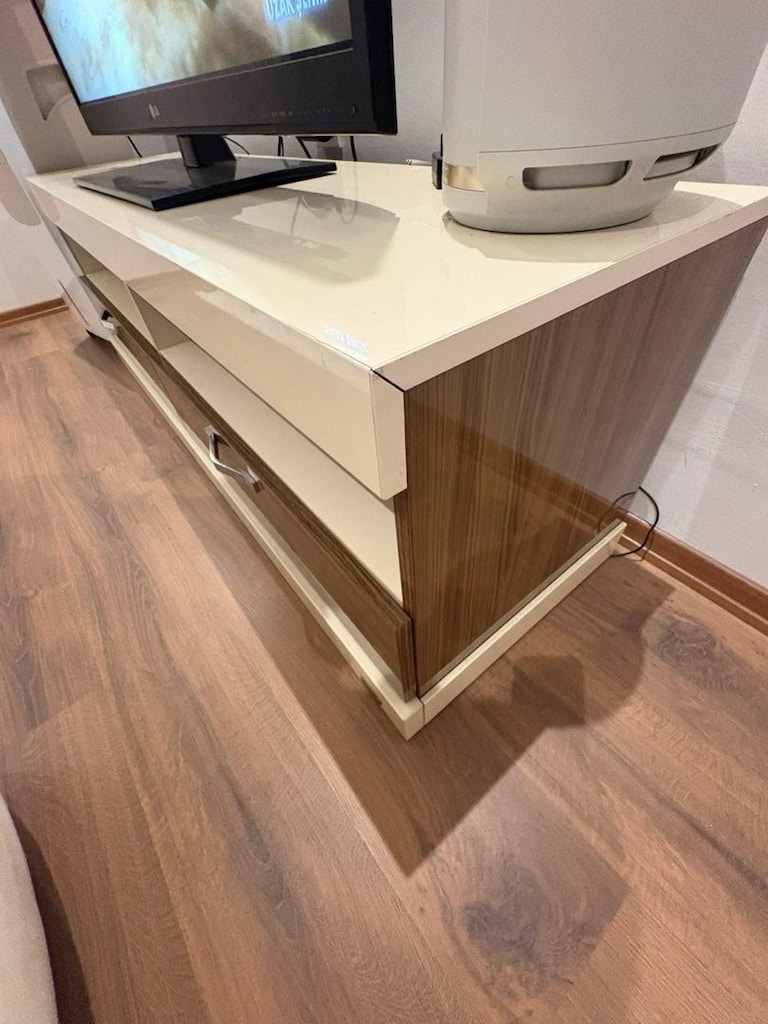 TV Ünitesi - 2