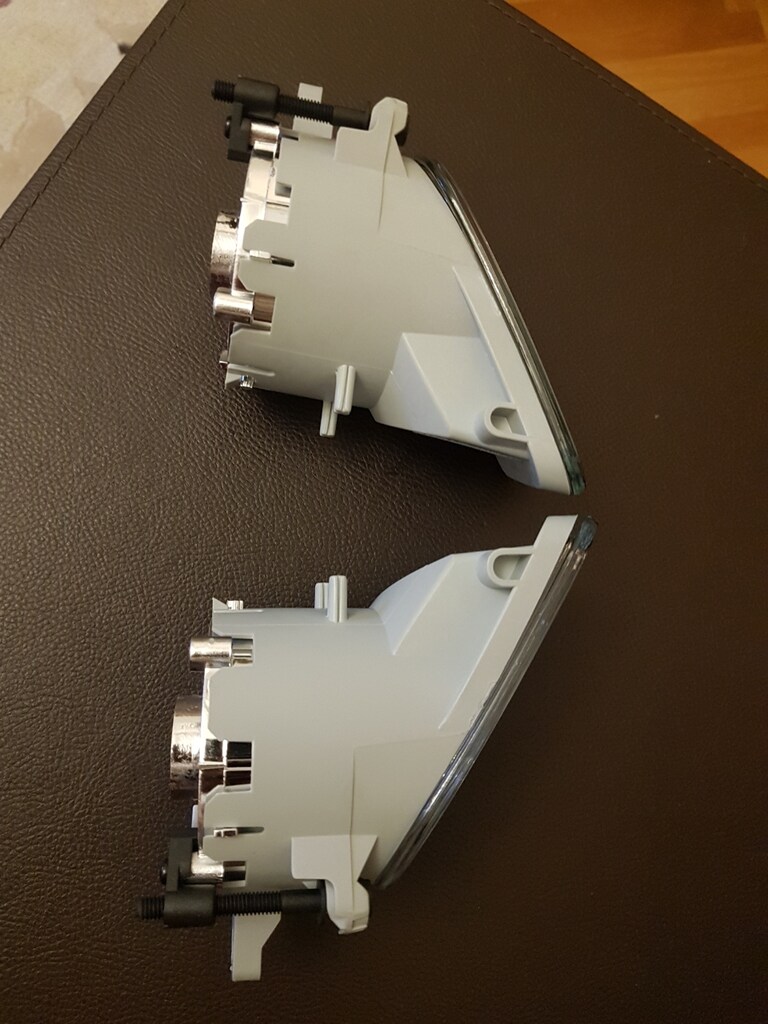 VOLVO V50 Ön Sağ ve Sol Sis Farı Takımı 2005-2007 yılları arası. - 6