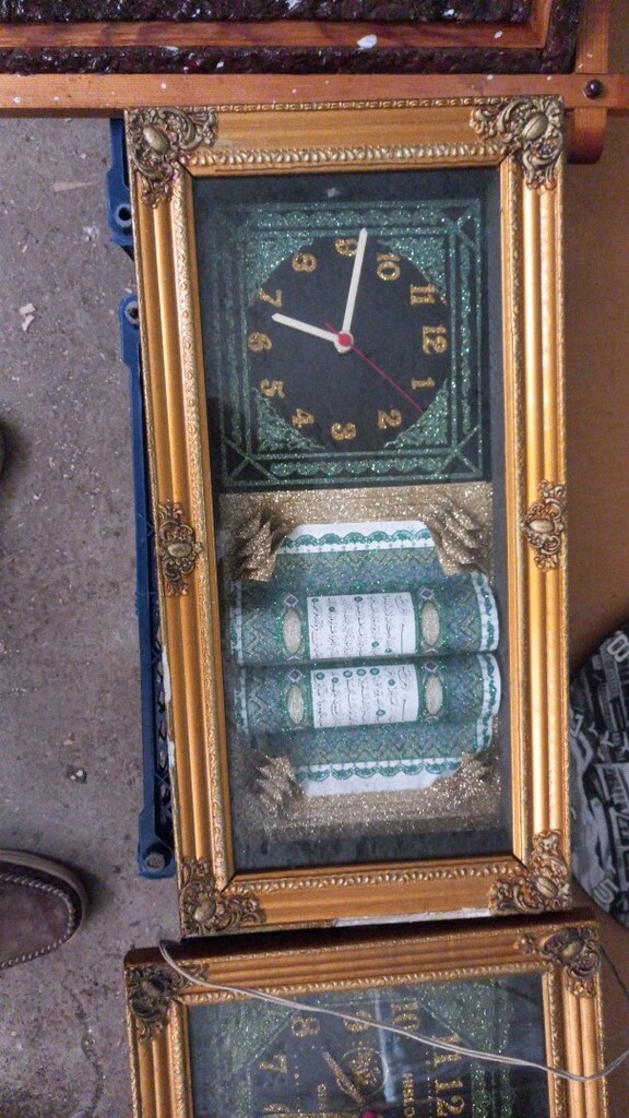 çeşitli markalarda saatler,fiyat tane 250 ile 900 TL arasında değişir - 4