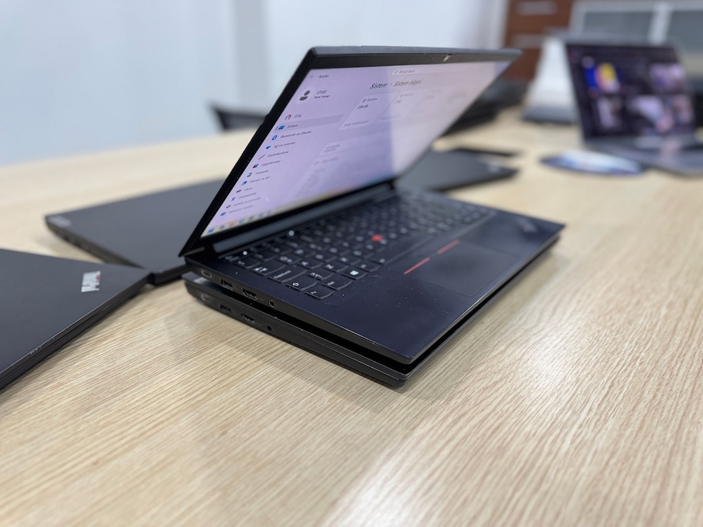 Lenovo ThinkPad E14 i5 11.Nesil 8GB RAM 256GB SSD 14" FHD 5 ADET - 5