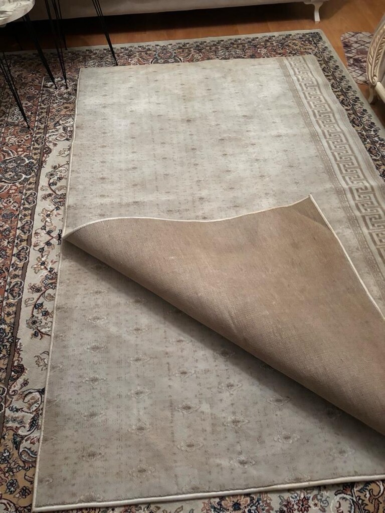 iki adet kaliteli halıların ölcüsü boy 2,30 en 1,30 öbürü 2metre 130 - 6