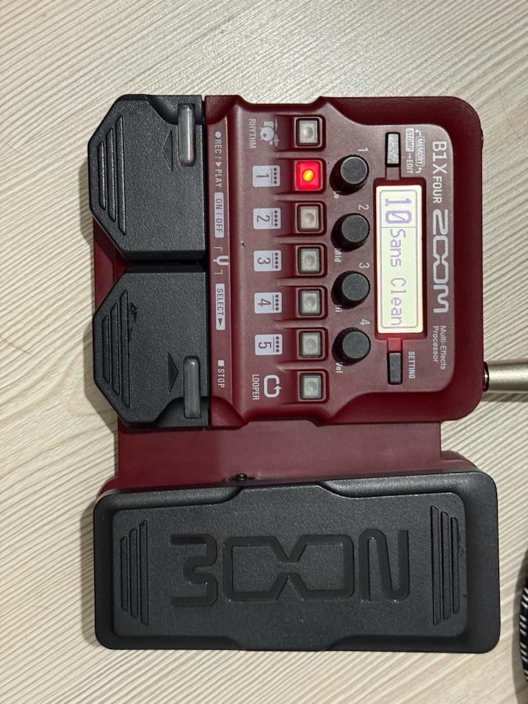 SIFIR AYARINDA Zoom B1X Four Prosesör - 8