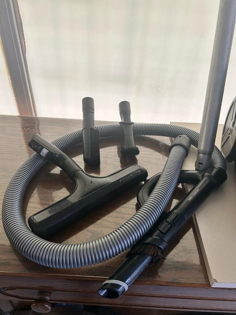 Rowenta Silence Force Cyclonic 4AAAA – Çok Sessiz, Güçlü, Aparatlarıyl - 4
