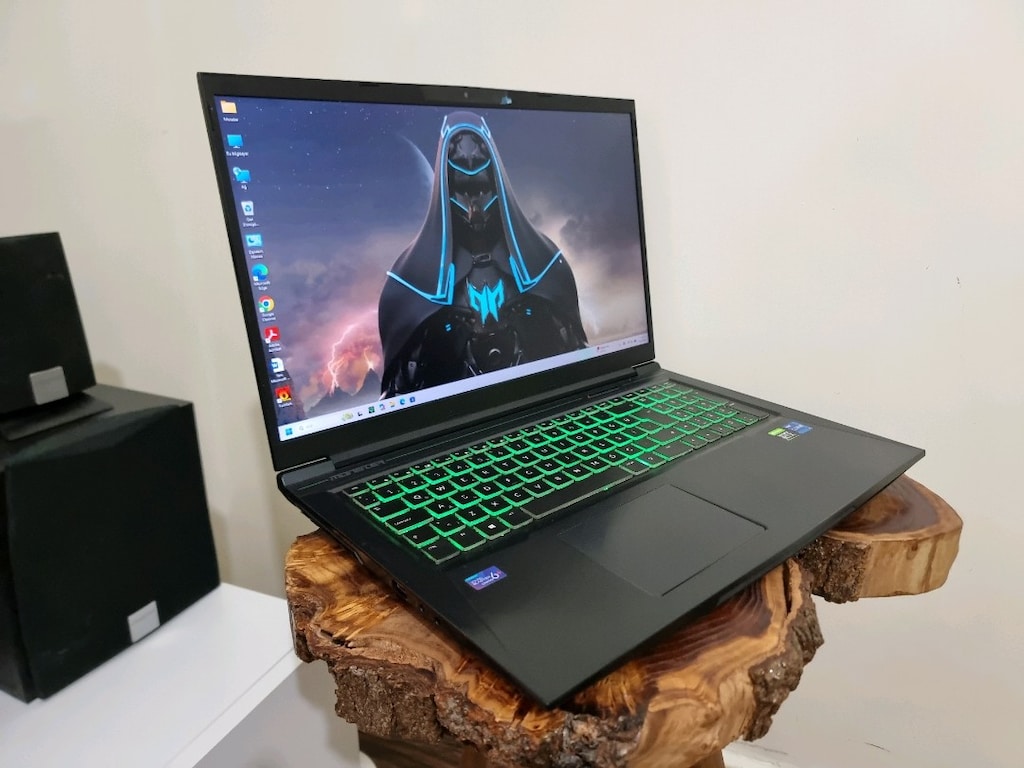 Monster Tulpar 17.3 inch Büyük Ekran i7-11800H RTX 3060 - 3