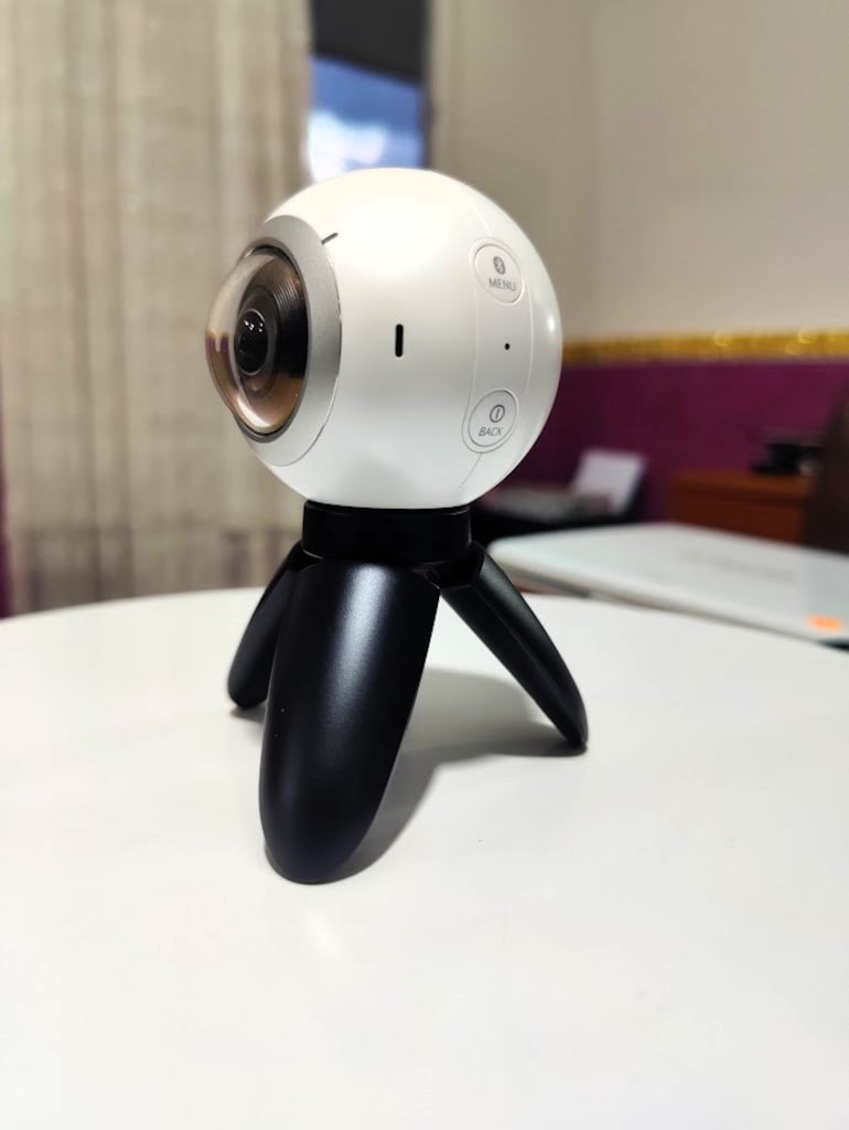 SAMSUNG GEAR 360 YÜKSEK ÇÖZÜNÜRLÜKLÜ KAMERA + 8GB SD KART + GÜNCEL APK - 7