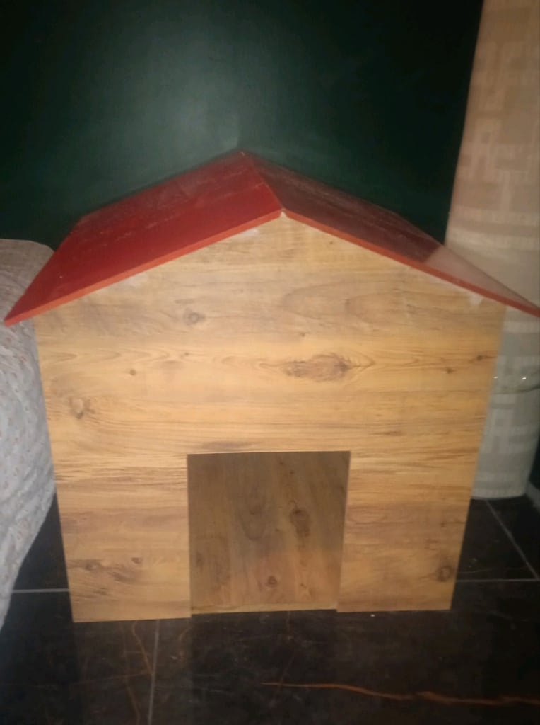 ahşap köpek kulübesi