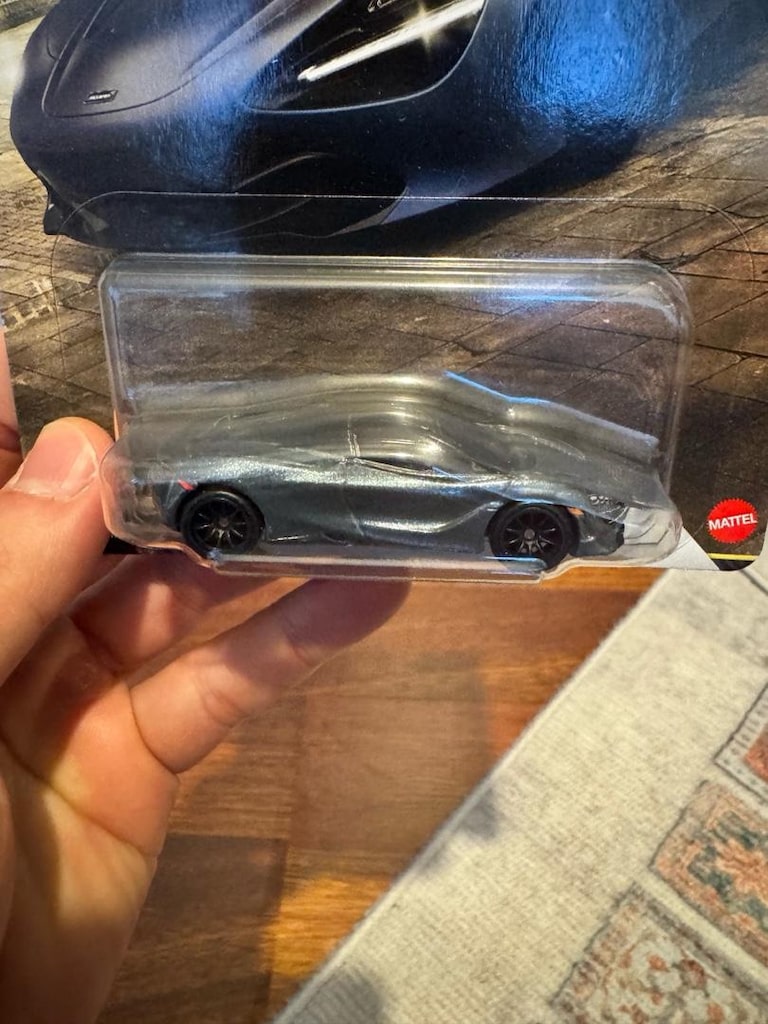 Hot Wheels McLaren 720S Fast & Furious - 3