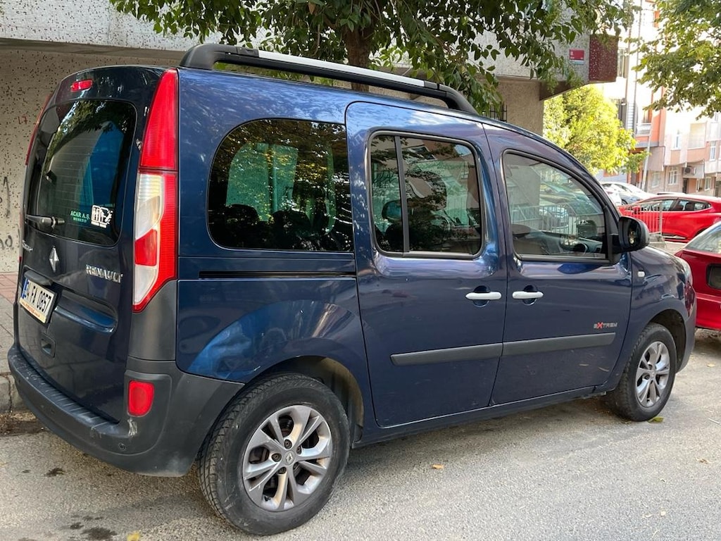 Sahibinden Renault Kangoo Multix 1.5 dCi Extreme 2016 Model Lacivert - 3