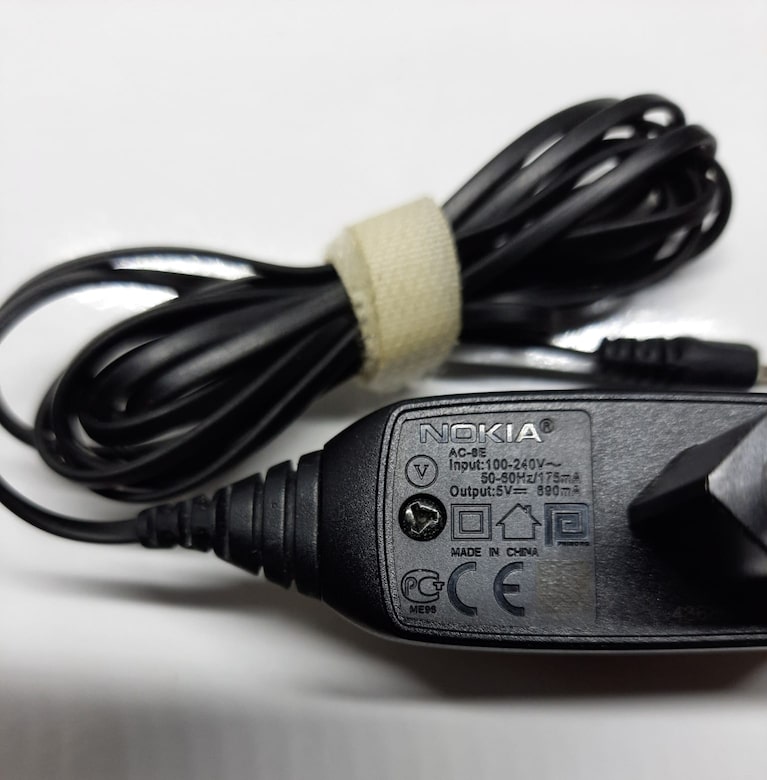 Nokia AC-8E İNCE UÇLU ŞARJ CİHAZI