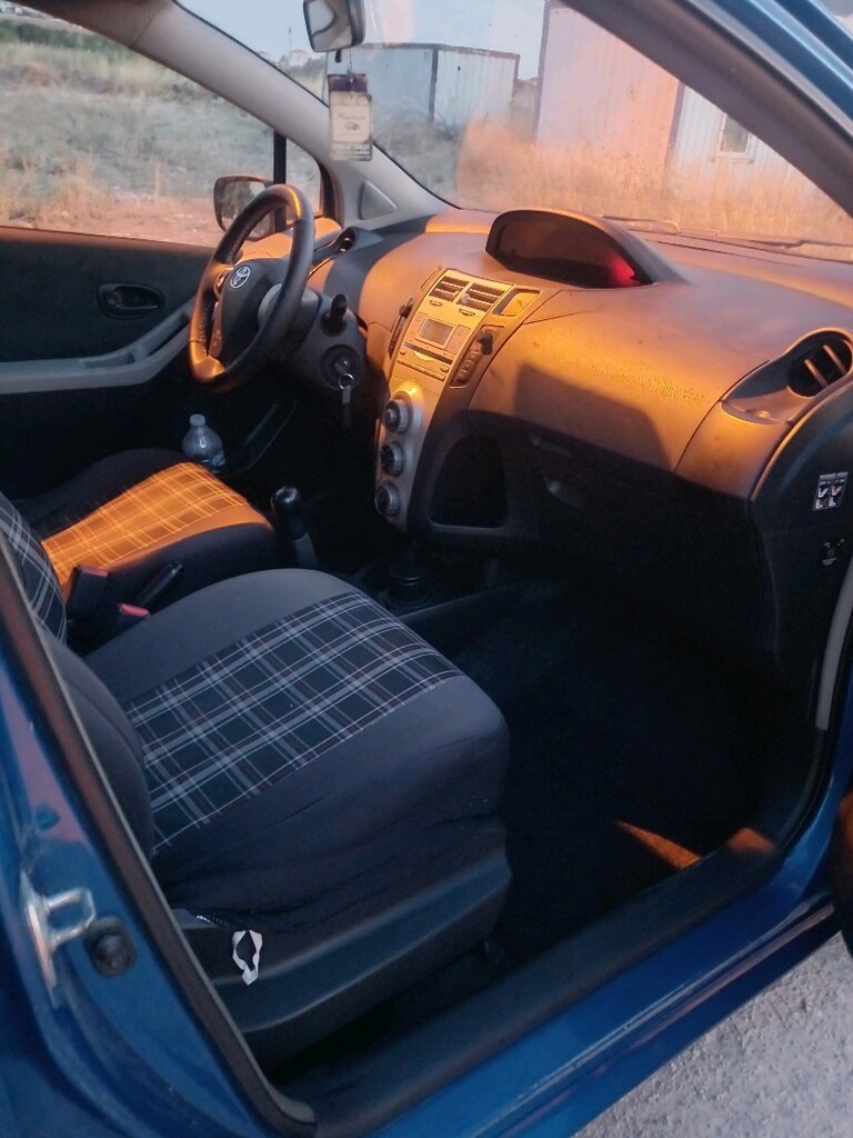 TOYOTA YARIS DIZEL - 13