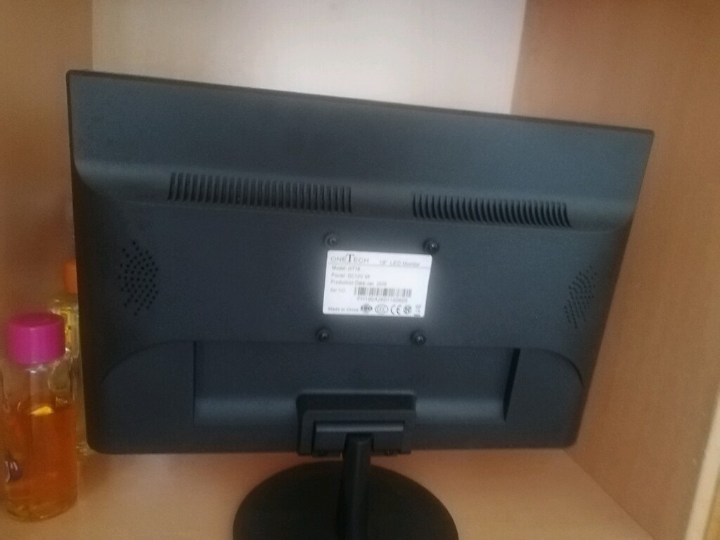 19 inc led MONİTOR HDMI VE VGA SES GİRİŞLİ USB JELATİN ÜSTÜNDE EKRANIN - 2