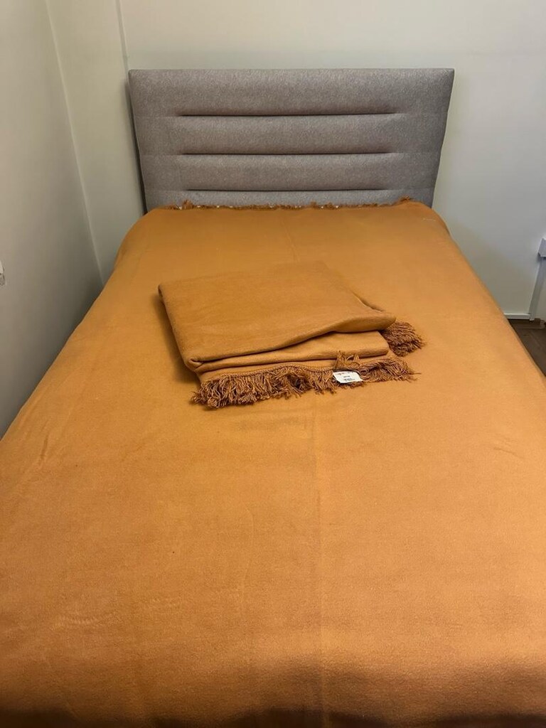 ENGLİSH HOME 2 ADET YATAK ÖRTÜSÜ VE İNCE BATTANİYE FORMUNDA - 3