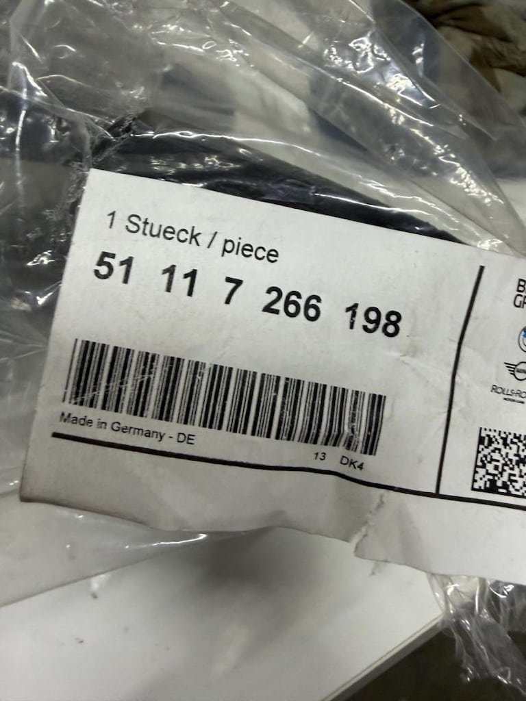 BMW F30 sağ sis far yuvası sıfır orjinal 51117266198 - 4