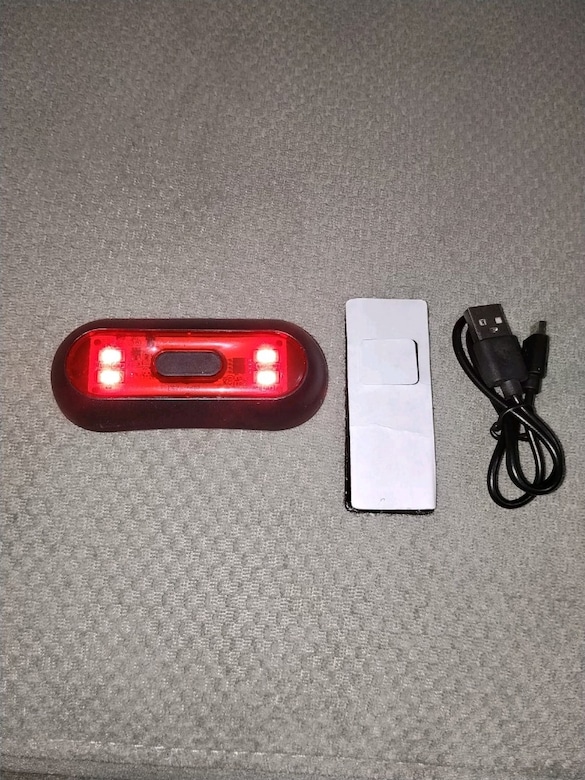 MOTOR DİKKAT KASK LEDİ 3 FONKSİYONLU USB KABLOSU VE YAPIŞTIRMA BANDI - 3