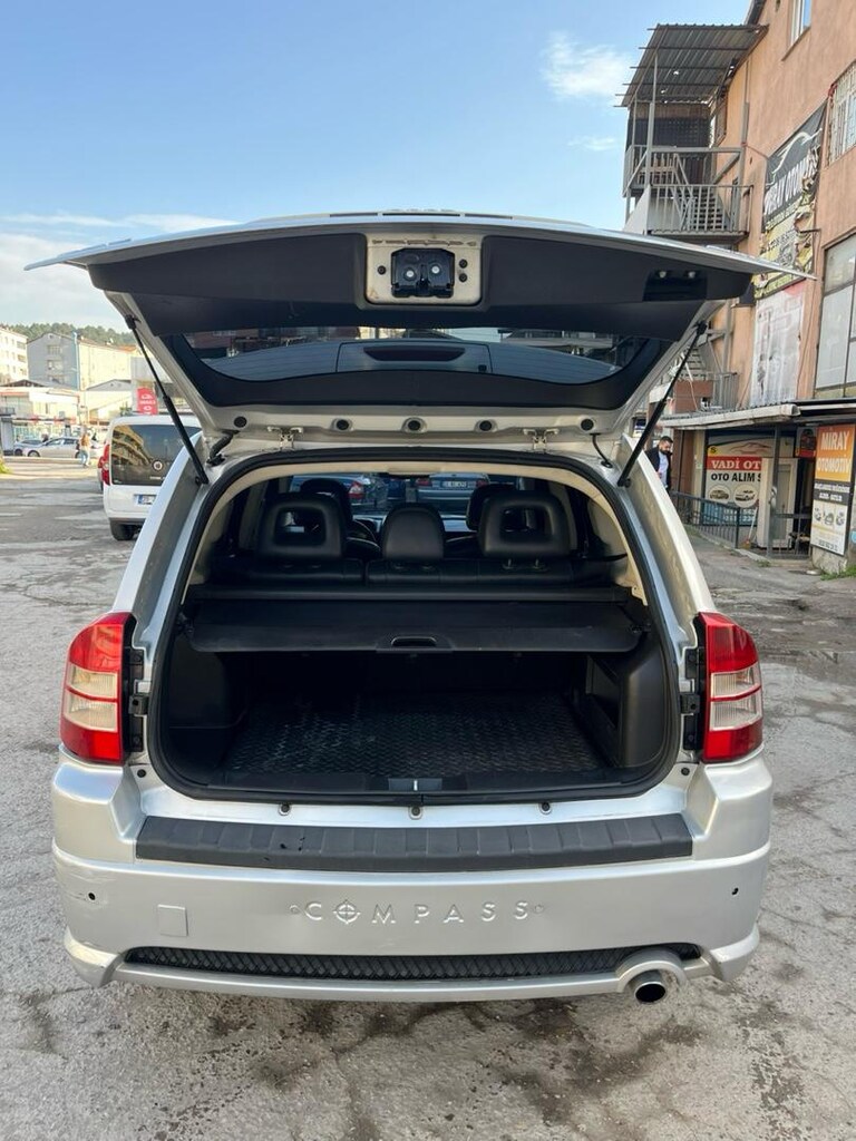Jeep Compass - 12
