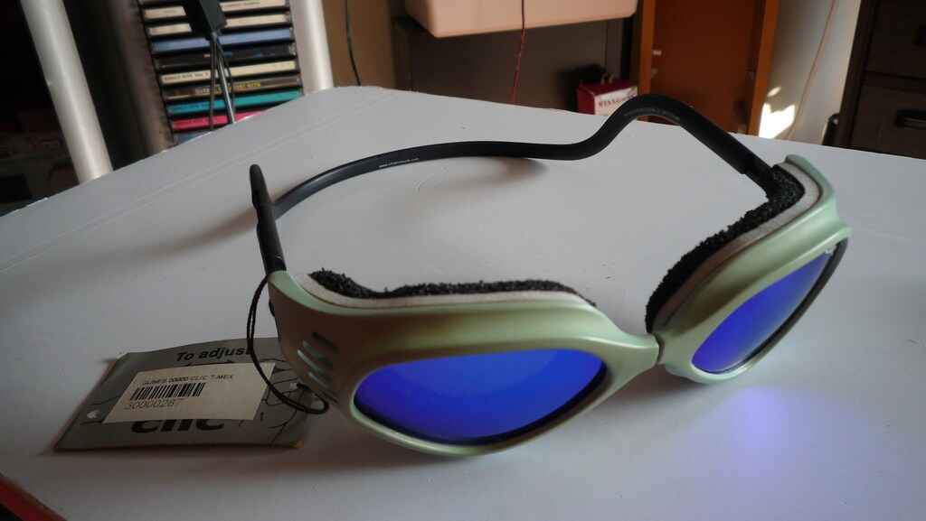 Clic UV Kayak ve Plaj Gözlüğü