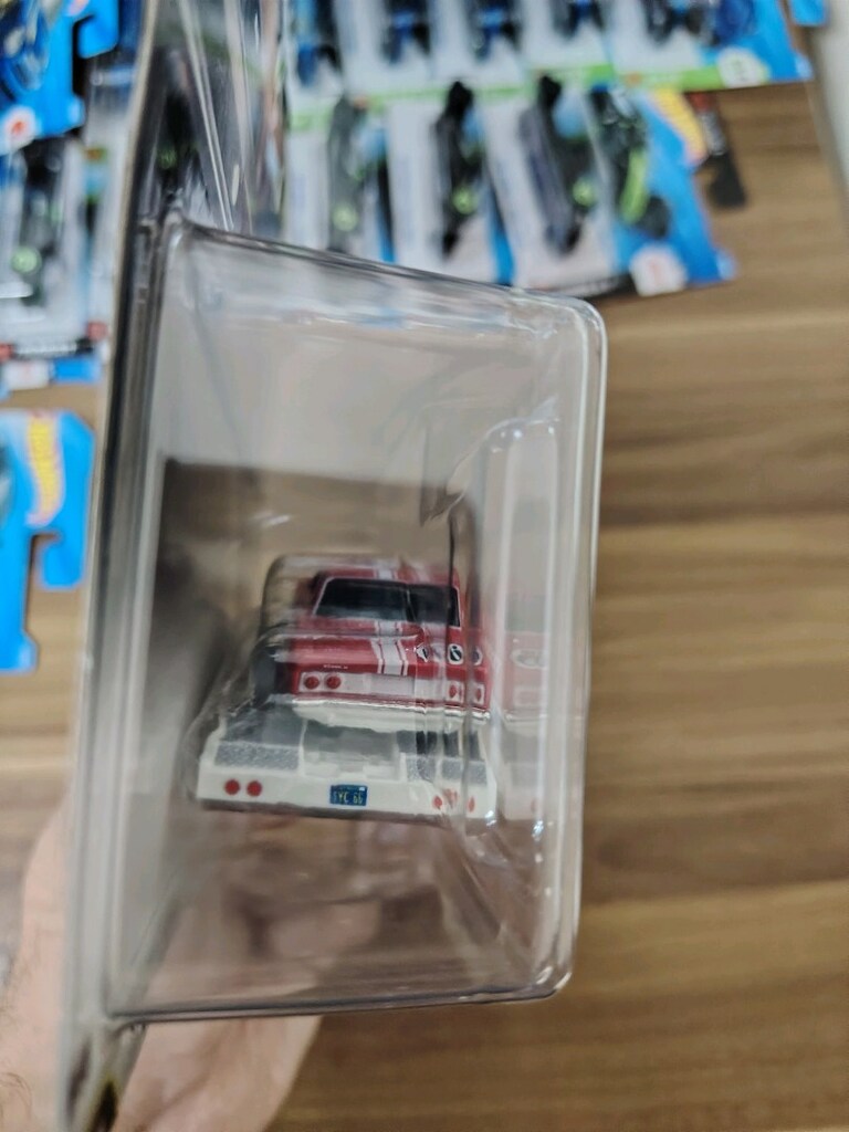 Hot wheels team transport 66 chevrolet, 72 chevy - 3
