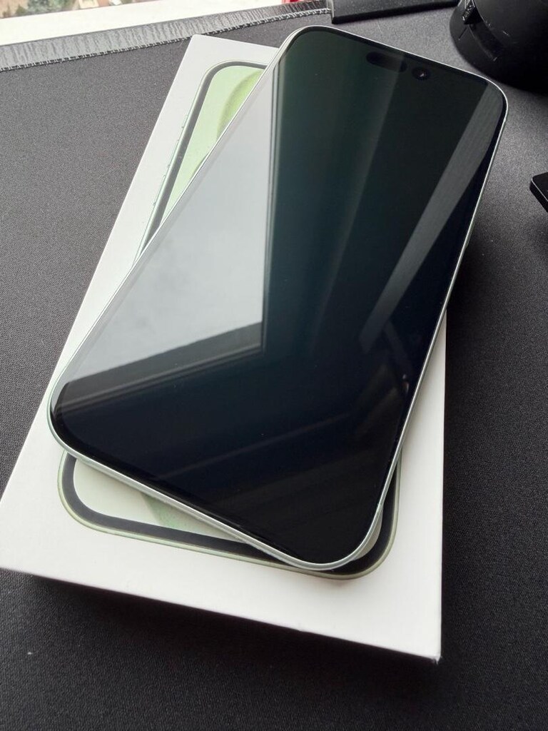 Hatasız iPhone 15 128GB Green - 7