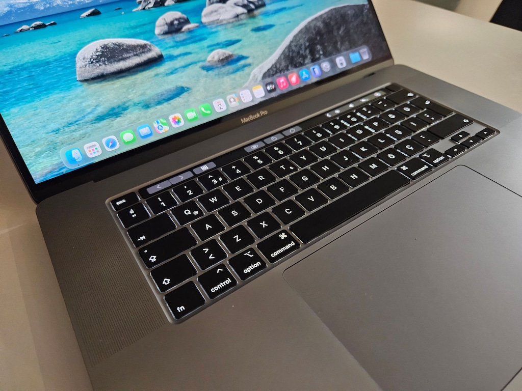 MACBOOK PRO +16 İNÇ+i7 +16 GB RAM+500 GB SSD+ PİL DEVRİ 260 - 3